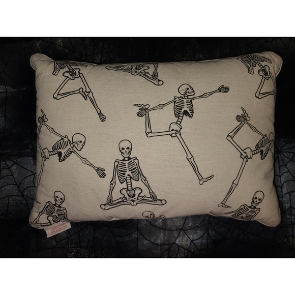 Halloween Namas' dead bone color pillow - Picture 2 of 2